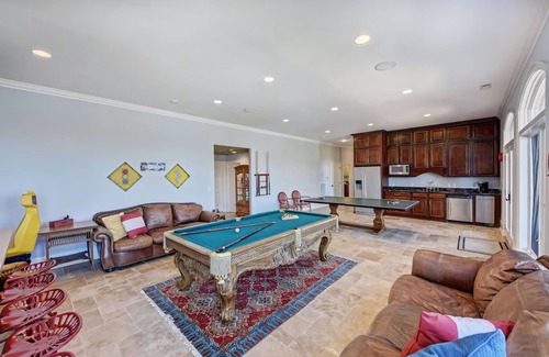Mooresville House | Flip Flop Therapy by AvantStay | Lakefront Home w/Game Room & Dock Access