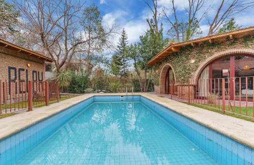 Chacras de Coria House | Fliphaus Wine Country Villa 20 pax 9 Bd Pool & Jacuzzi