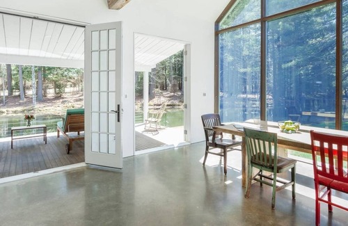 Town of Highland House | Floating Farmhouse