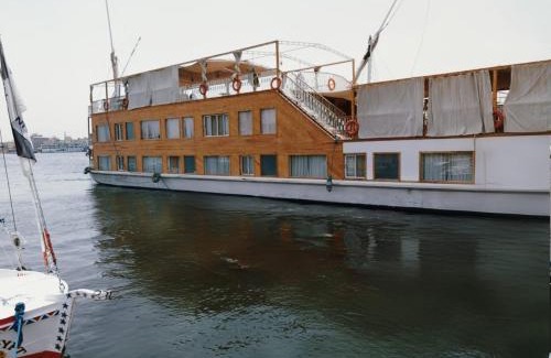 Luxor Boat Rental | Floating Hotel - Family Home Nile Boat