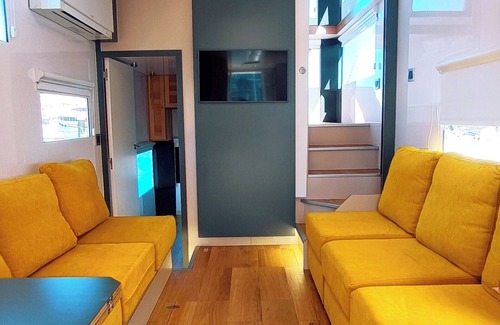 Vigo Boat Rental | Floating House in the center of Vigo