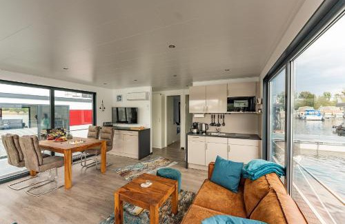 Oberhavel House | Floatinghouses Zehdenick