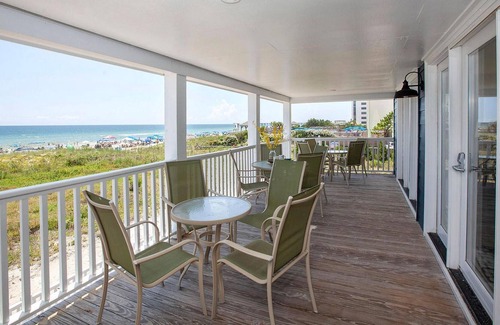 Shell Island House | Flock of Sea Girls by Sea Scape Properties