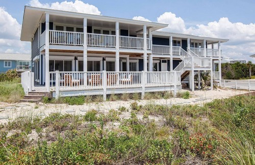 Shell Island House | Flock of Sea Girls by Sea Scape Properties
