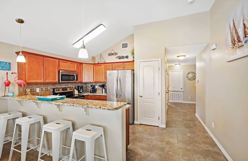 Port Aransas House | Flock On-Pet friendly beach house close to the beach, golf cart zone