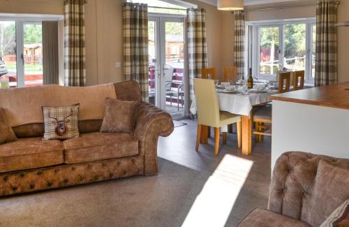 Morpeth House | Flokis Lodge