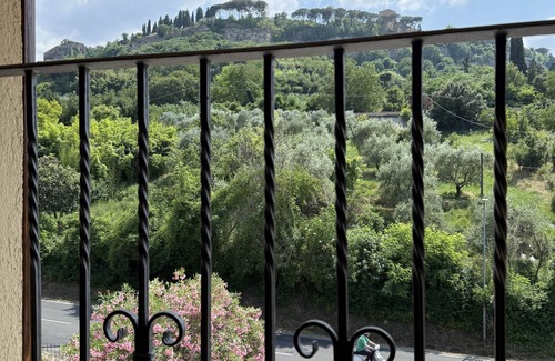 Orvieto Scalo House | Floor House