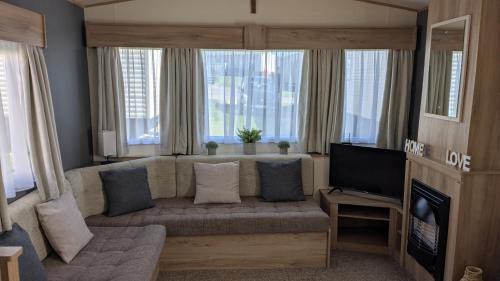 Flamborough Other | Floppy Feet Pet Friendly Holiday Home Thornwick Bay, Flamborough