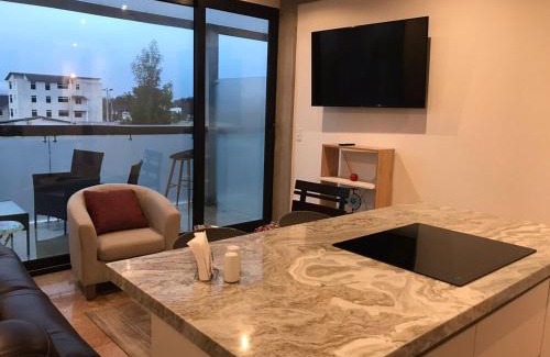 Tumbaco Apartment | Flor de Lis Suite