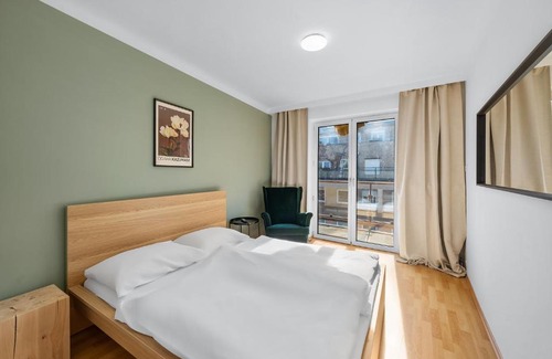 Schottenfeld Apartment | Flora Collection