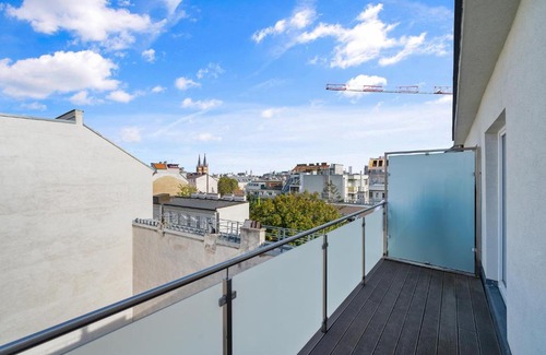 Schottenfeld Apartment | Flora Collection