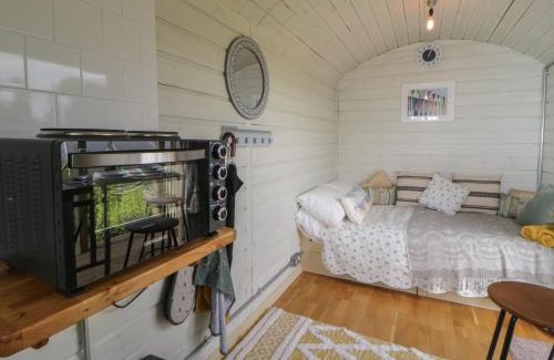 Liskeard House | Flora's Hut