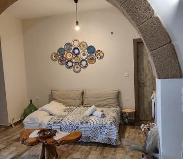 Archipolis House | Flora's Traditional House