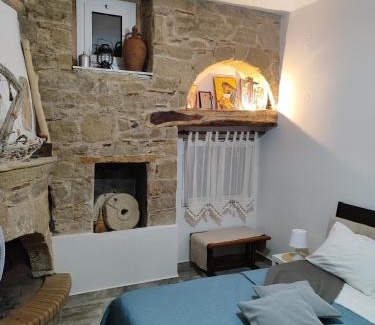Archipolis House | Flora's Traditional House