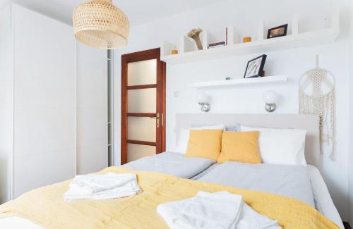 Ferencvaros Apartment | Floral Bliss Apartment