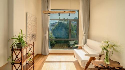 Tengchong House | Floral Hotel Tengchong Wuwenju B&B