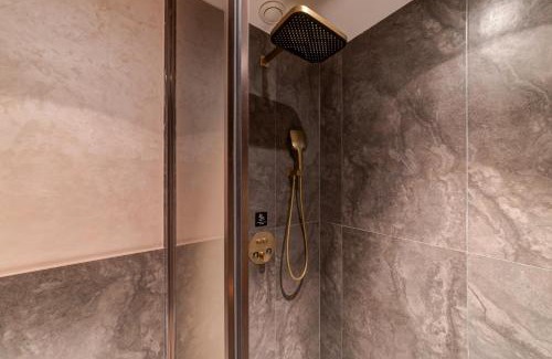 Lianhu House | Floral Hotel Yinshiyi Chang'an, Xi'an Bell and Drum Tower Sajinqiao Subway Station