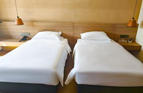 Changbai Mountain North Slope House | Floral Luxury Changbai Mountain Forest B&B