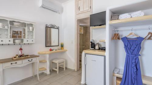 Apollonia House | Floras Rooms