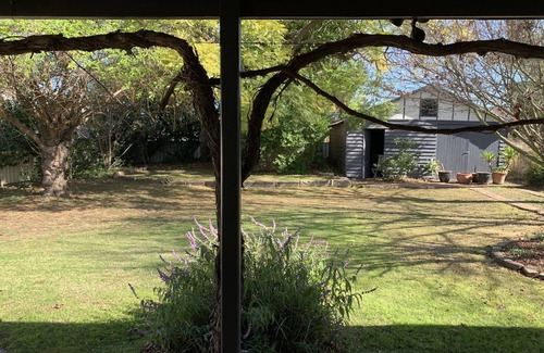 Cessnock Cottage | Florence Cottage, 10 minutes from Hunter Valley Vineyards. Family friendly.