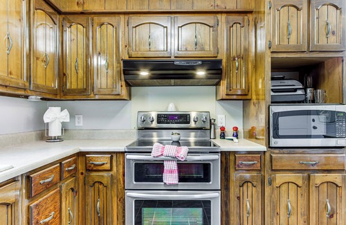 Florence House | Florence Family Home w/Dog-Friendly Yard