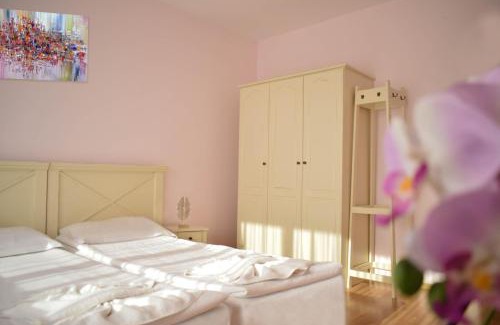 Sunny Beach Apartment | Flores Park