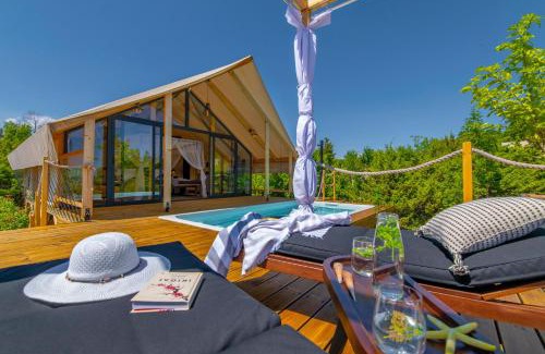 Gondolici Other | Floria Glamping Garden