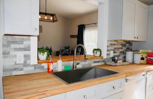 Bayou Oaks House | "Florida Farmhouse" in town bungalow where "Old Florida." meets modern comfort!