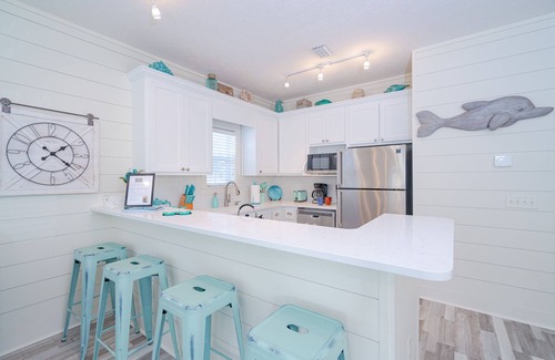 Seacrest Beach Cottage | Florida Fun on 30A steps from Rosemary & Alys Beach Fun Lagoon Pool 4 Free Bikes