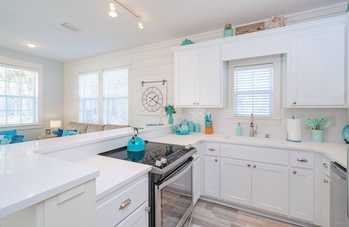 Seacrest Beach Cottage | Florida Fun on 30A steps from Rosemary & Alys Beach Fun Lagoon Pool 4 Free Bikes