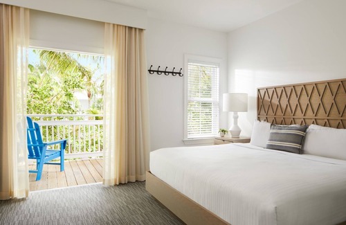 Key West Hotel | Florida Getaway! 2 Garden View Units! Shuttle to Key West, Onsite Parking!