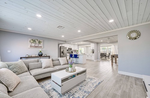 Oakland Hills House | Florida Gulf Coast Getaway: Pool + Screened Lanai!