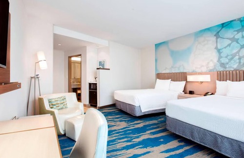 Marathon Hotel | Florida Keys Water Front Getaway | Near Historic Seven Miles Bridge