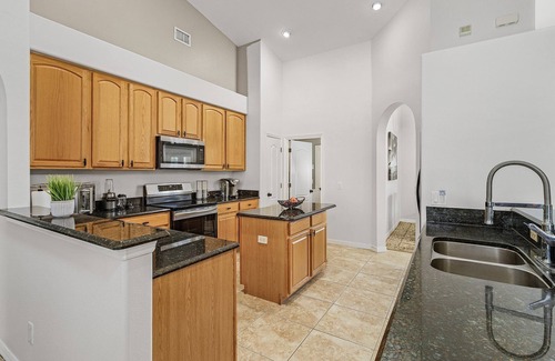 Diplomat House | FLORIDA LAKE HOUSE - Garden Lake CAPE CORAL 4 bedroom Bungalow
