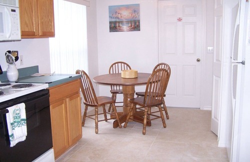 Bridgewater Crossing Villa | Florida Villa - home from home with pool - 15 mins to Disney World