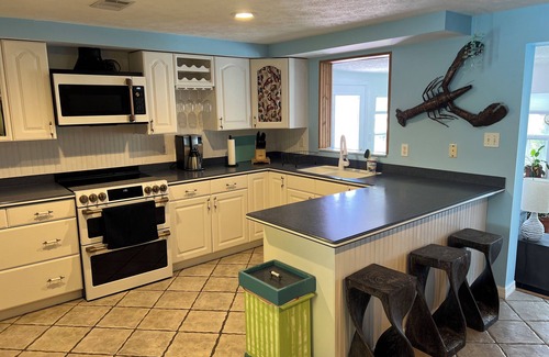 Southside Rural Community House | Florida waterfront home with pool and use of kayaks