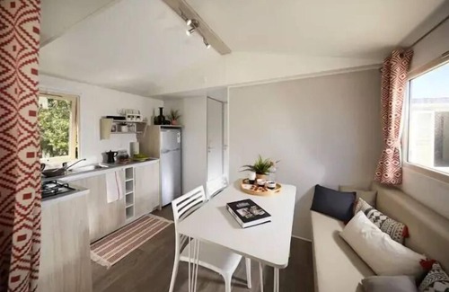 Anduze House | Flower CAMPING FAUVETS * - Mobile home EVO Premium 23m2 (2 bedrooms) + integrated terrace 7m2 + air conditioning + TV + LV 4 persons