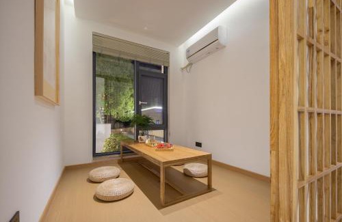 Chizhou Hotel | Flower Hotel Jiuhuashan Blossoms Not Yet Full
