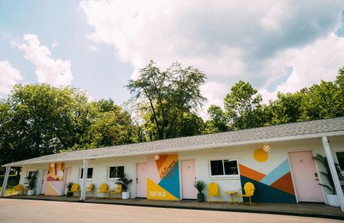 Trenton House | Flower Power Room At The Groovy Nomad Motel