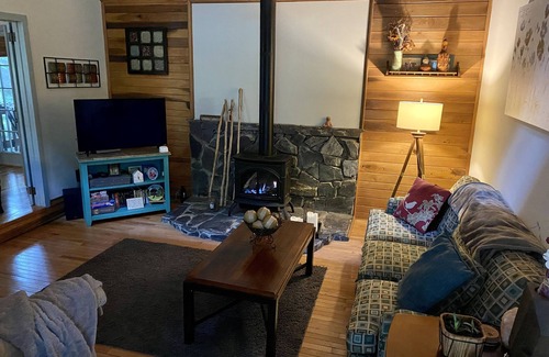 Sylva House | Fly Fishing on the Tuckasegee River! Private 3/3 home - Tranquil & Peaceful!