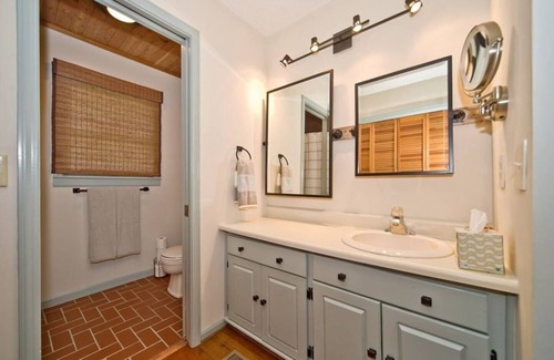 Sylva House | Fly Fishing on the Tuckasegee River! Private 3/3 home - Tranquil & Peaceful!