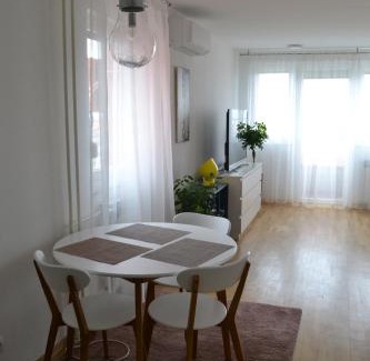 Velika Gorica Apartment | Fly Inn