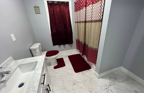 Weequahic House | Fly, Share, Stay EWR Luxe Suite