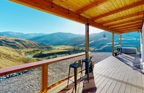 Pateros House | Flycast Meadows