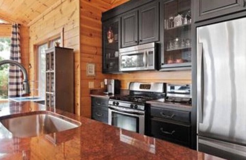 Lynn House | Flyin' High: A Rustic Luxury Mountain Getaway with Amazing Views