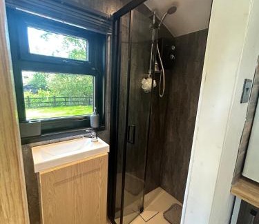Bridgend House | Flying Scotsman Unique Carriage Pet Friendly! Lazy Spa can be available upon request with additional cost of 40