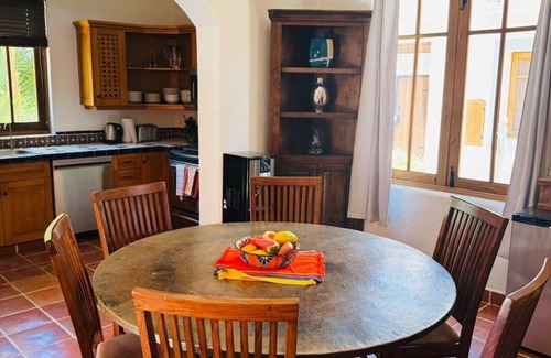 Nopolo House | FN-133 Fabulous 3 bed 3 bath plus sofa bed casa (Sleeps 8)