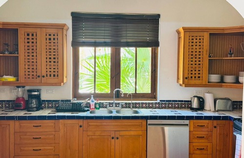 Nopolo House | FN-133 Fabulous 3 bed 3 bath plus sofa bed casa (Sleeps 8)