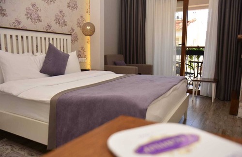 Yenifoca Hotel | Focamor Otel