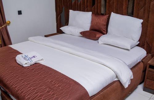 Oshodi-Isolo Apartment | Fola's House